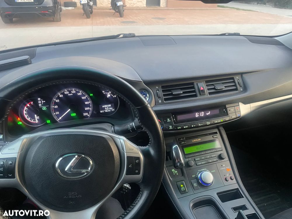 Lexus CT - 4