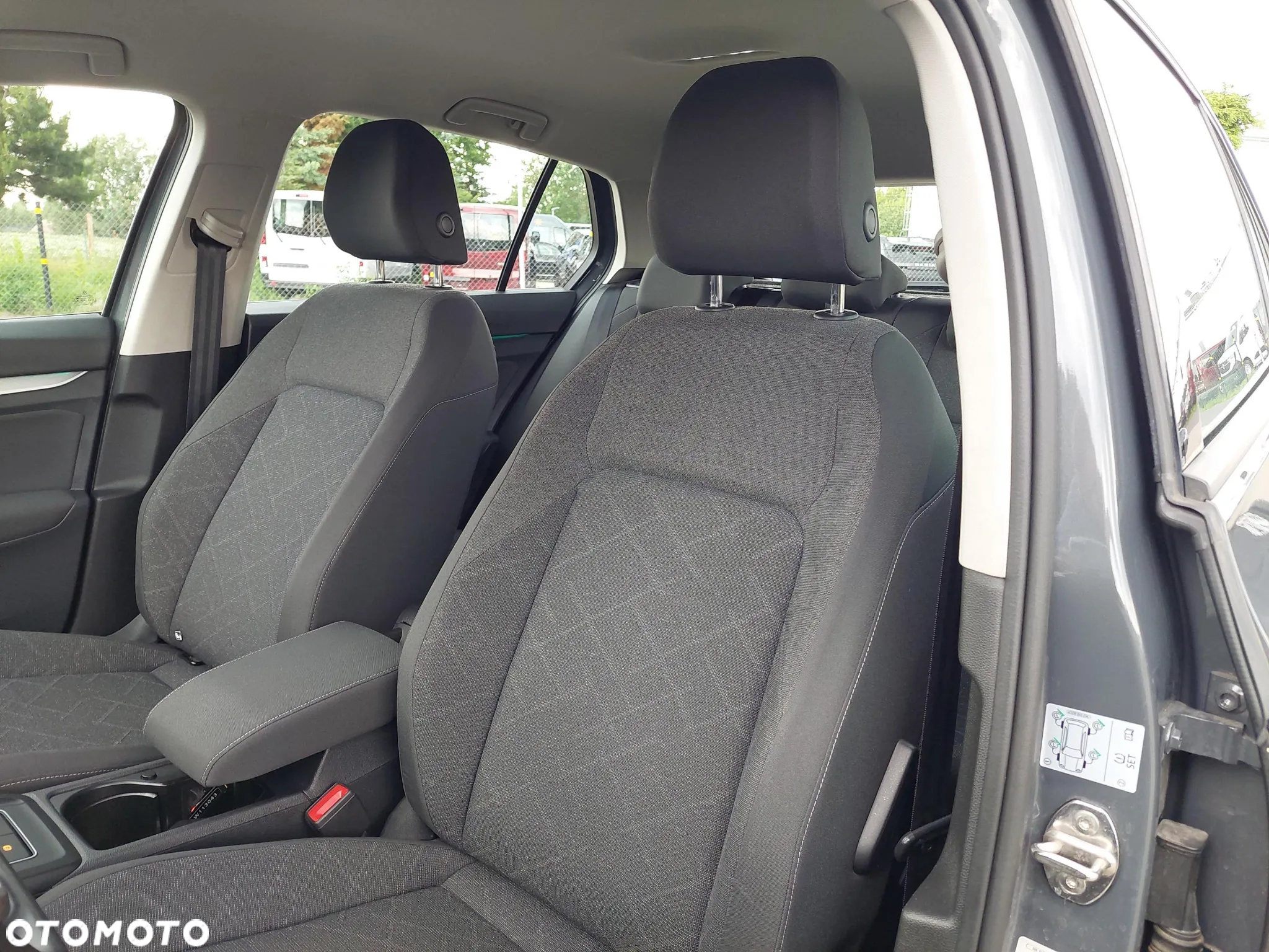 Volkswagen Golf VIII 1.5 TSI EVO Life - 11