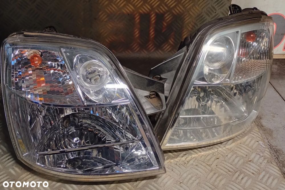 KIA PICANTO 1 I 04-11 REFLEKTOR PRAWY LEWY PRZEDNI PRZÓD DEPO