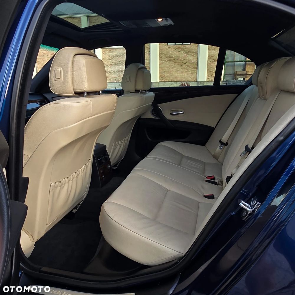 BMW Seria 5 530d Sport-Aut Edition Sport - 21