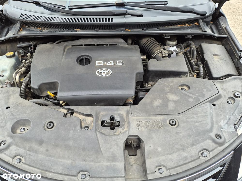 Toyota Avensis 2.0 D-4D - 10