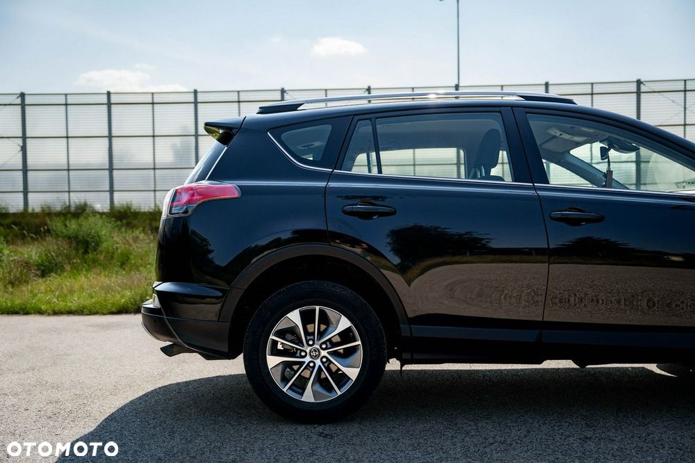 Toyota RAV4 - 8