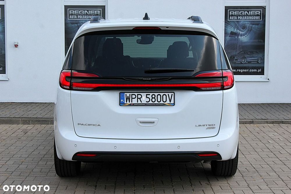 Chrysler Pacifica - 5
