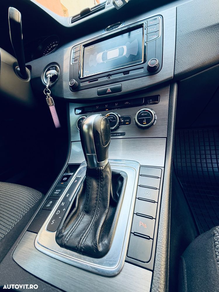 Volkswagen Passat - 17