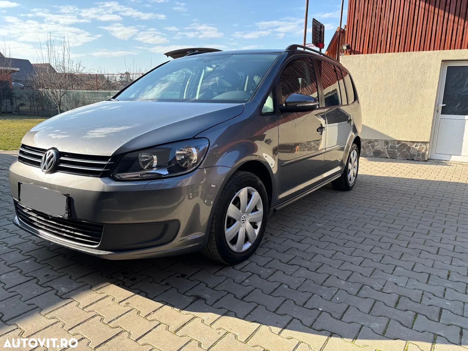 Volkswagen Touran 1.6 TDI BlueMotion Technology Comfortline - 1
