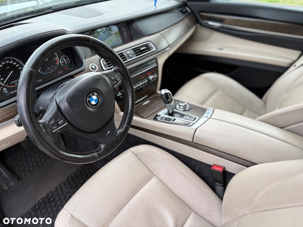 BMW Seria 7 740d - 14