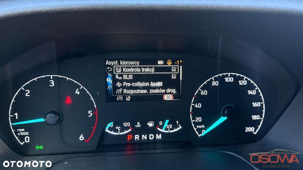 Ford Tourneo Custom - 31