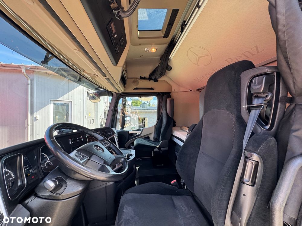 Mercedes-Benz ACTROS 2548 Izoterma Schmitz 7.45m Winda 2T - 27