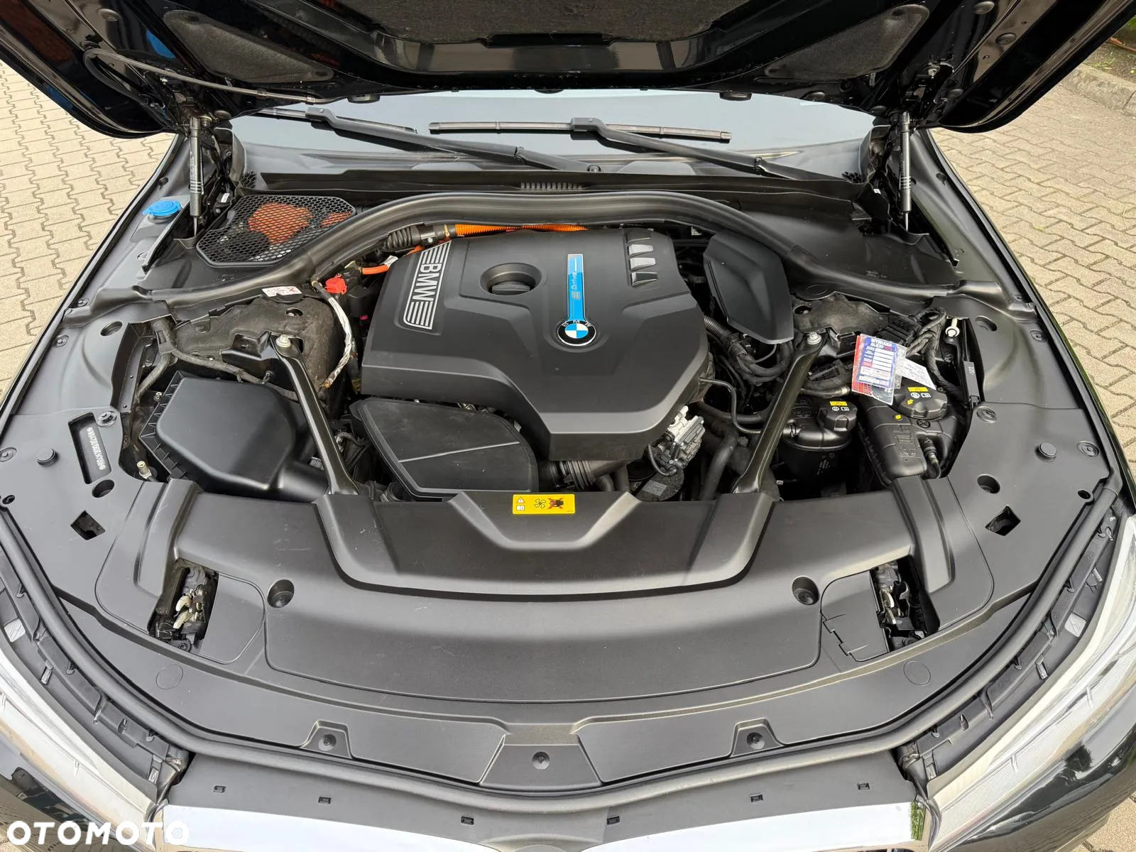 BMW Seria 7 740e iPerformance - 24