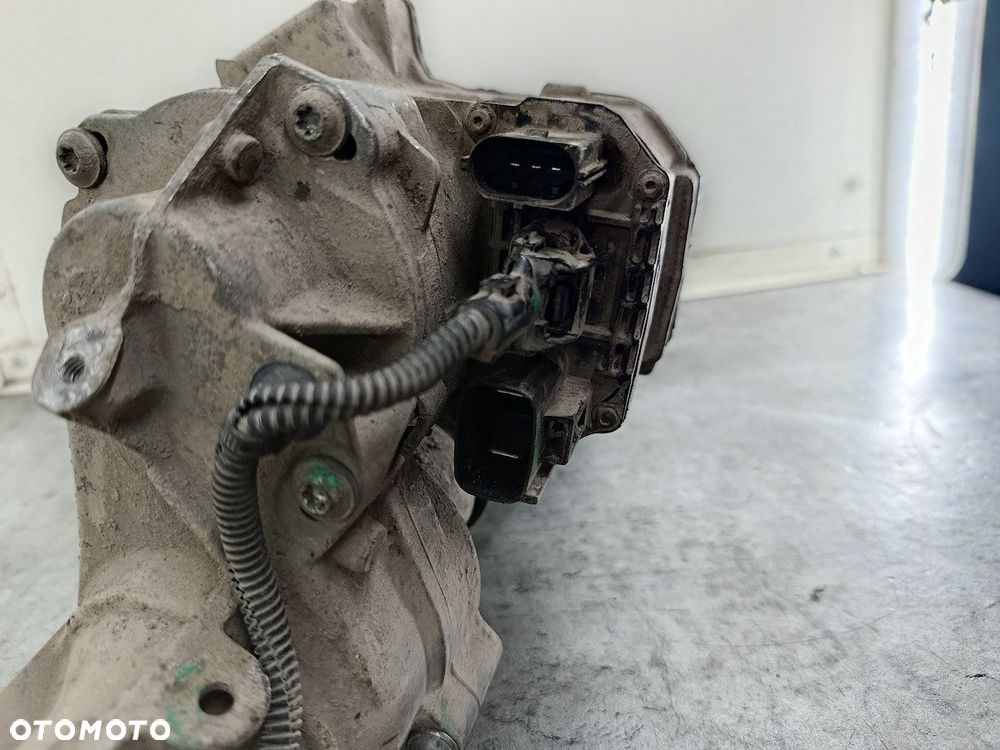 MAGLOWNICA PRZEKŁADNIA  ELEKTRYCZNA FORD FOCUS III CV6C3D070LE A0040345 1.0 - 8