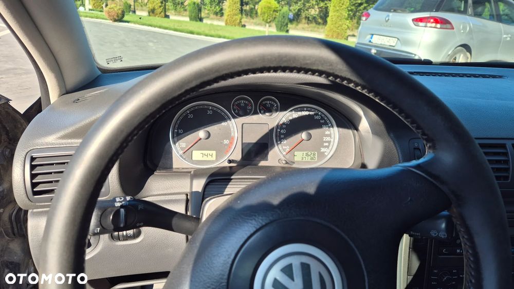 Volkswagen Passat 1.9 TDI Trendline - 8