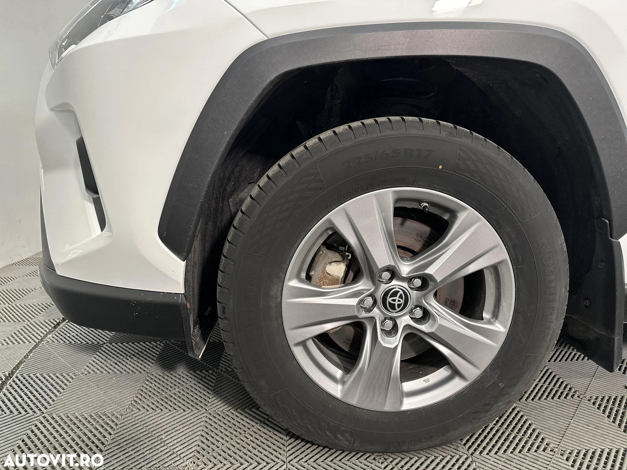 Toyota RAV4 - 13