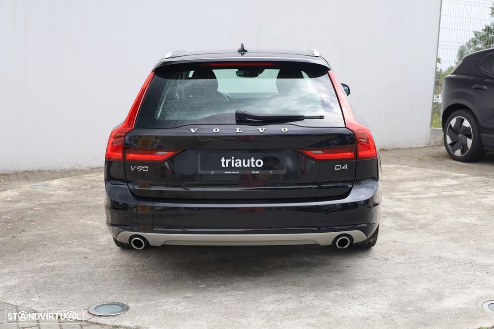 Volvo V90 2.0 D4 Momentum Geartronic - 3