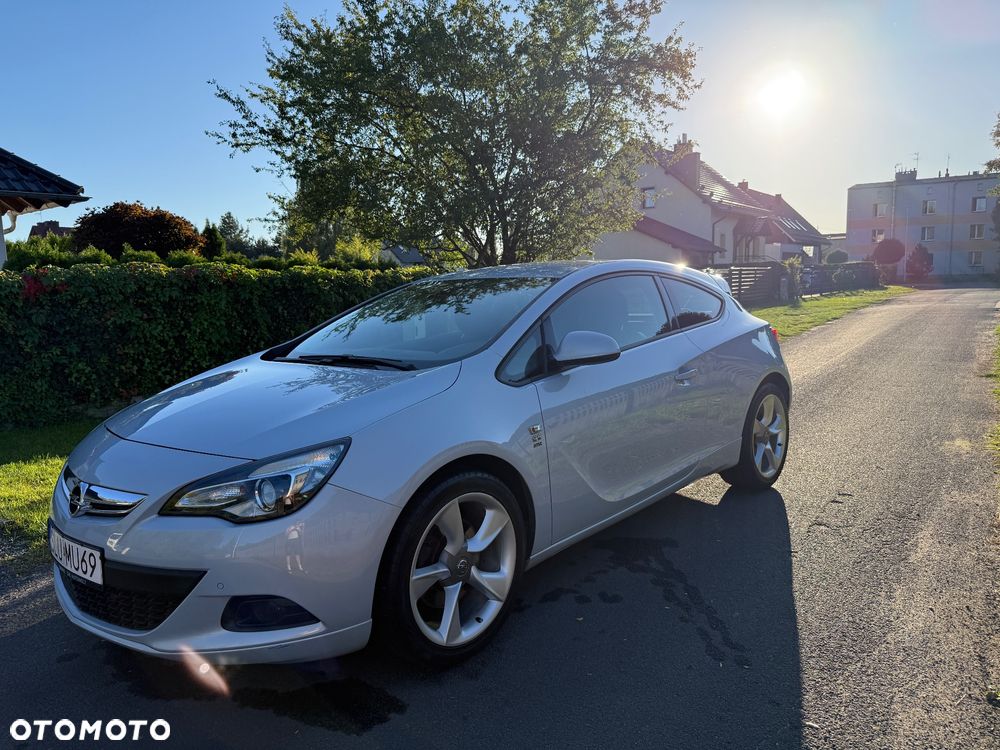Opel Astra 2013 photo 3