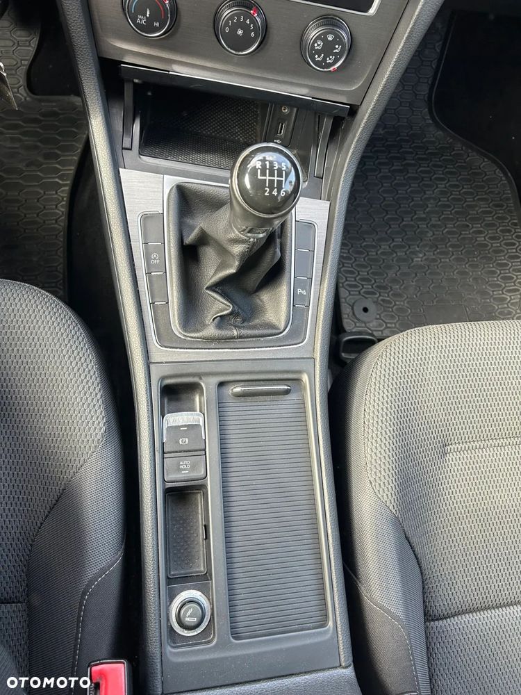 Volkswagen Golf VII 1.4 TSI BMT Comfortline - 16