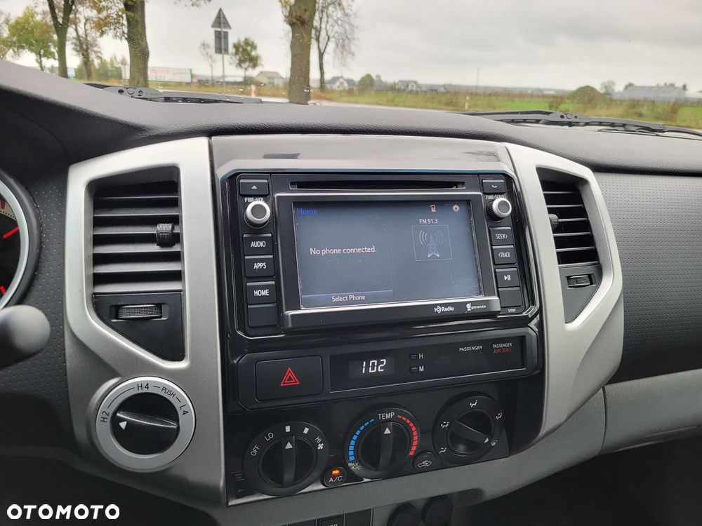 Toyota Tacoma - 14