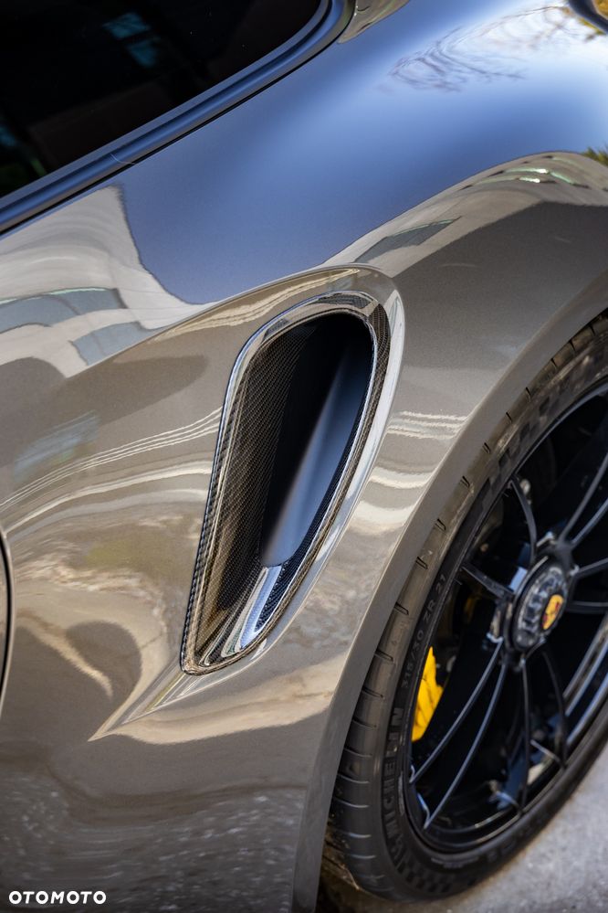 Porsche 911 Turbo S - 19