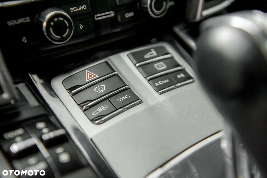 Porsche Panamera Standard - 16