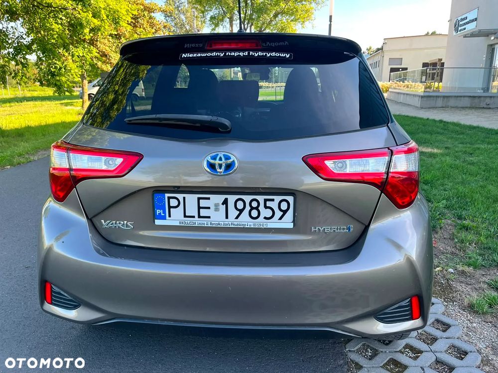 Toyota Yaris Hybrid 100 Selection Passion - 9