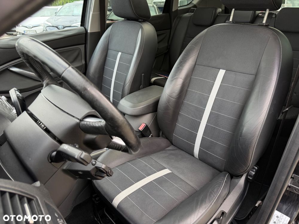 Ford Kuga 2.0 TDCi Titanium FWD - 11