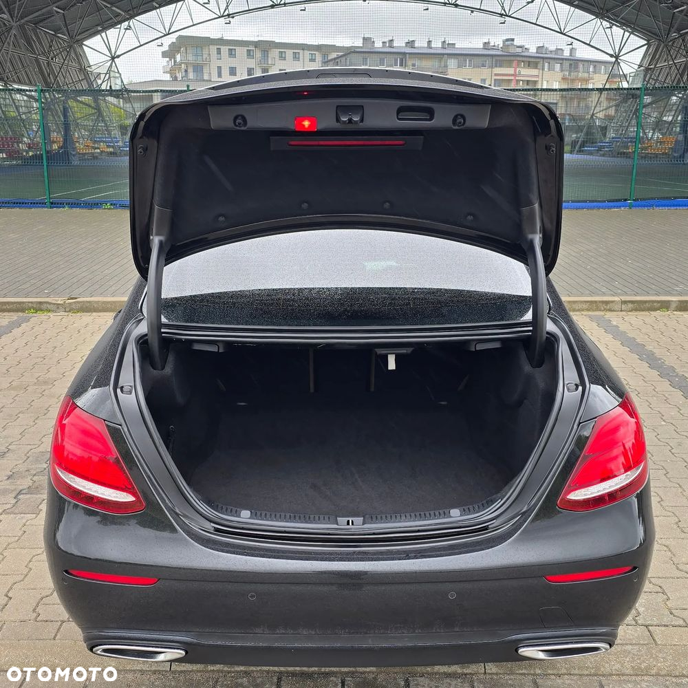 Mercedes-Benz Klasa E 220 d 9G-TRONIC AMG Line - 24