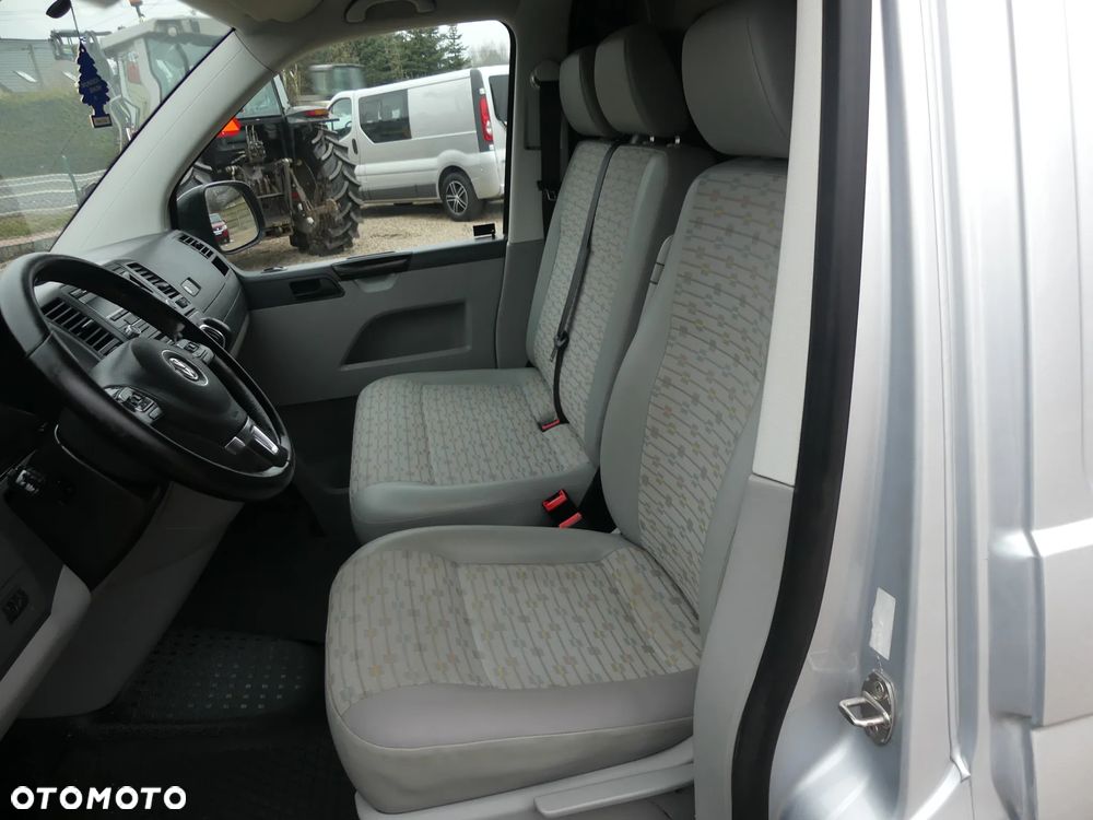 Volkswagen Transporter - 14