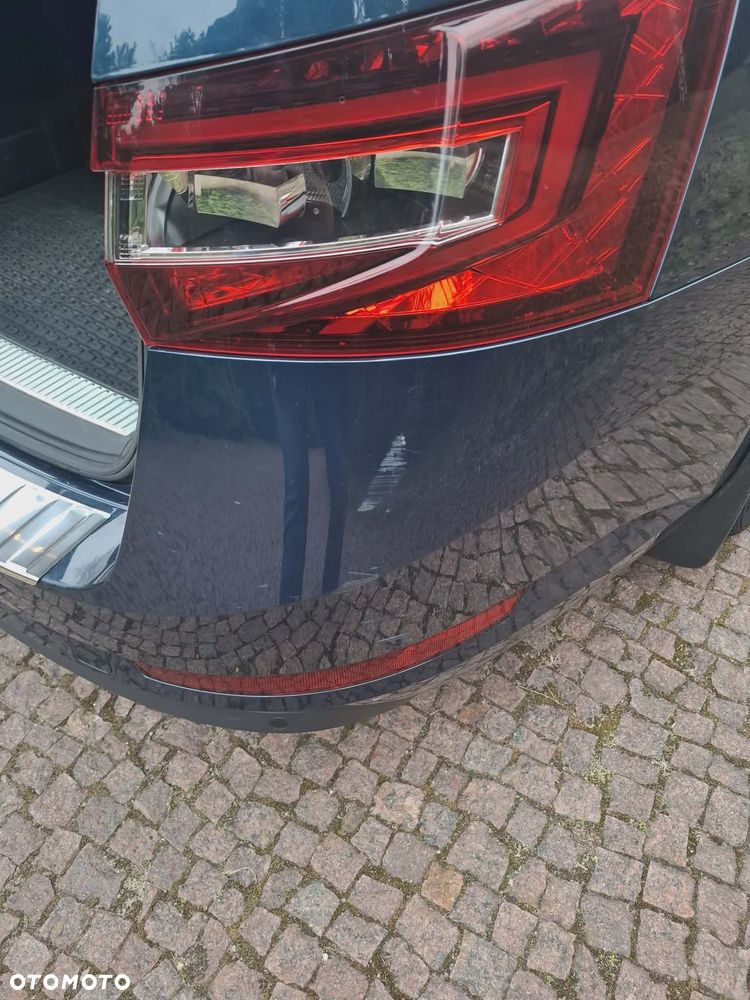 Skoda Superb 2.0 TDI Ambition DSG - 8