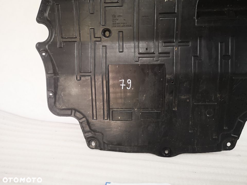 VW PASSAT B6 / B7 / CC PŁYTA POD SILNIK / OSŁONA PODWOZIA NR 3C0825237H NR AUKCJI OSŁ79 - 3