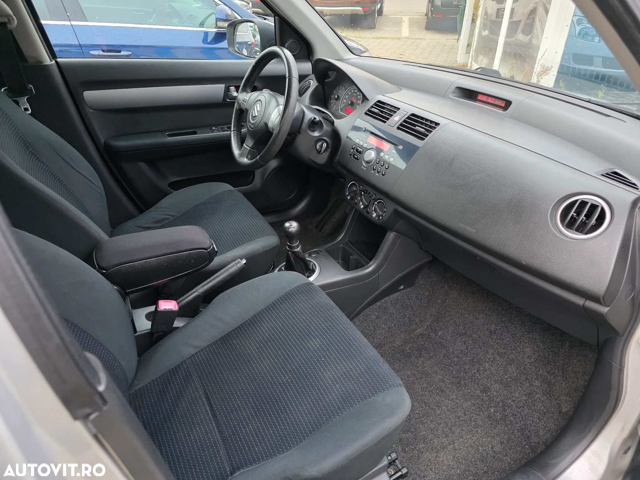Suzuki Swift 1.3 GLX - 12