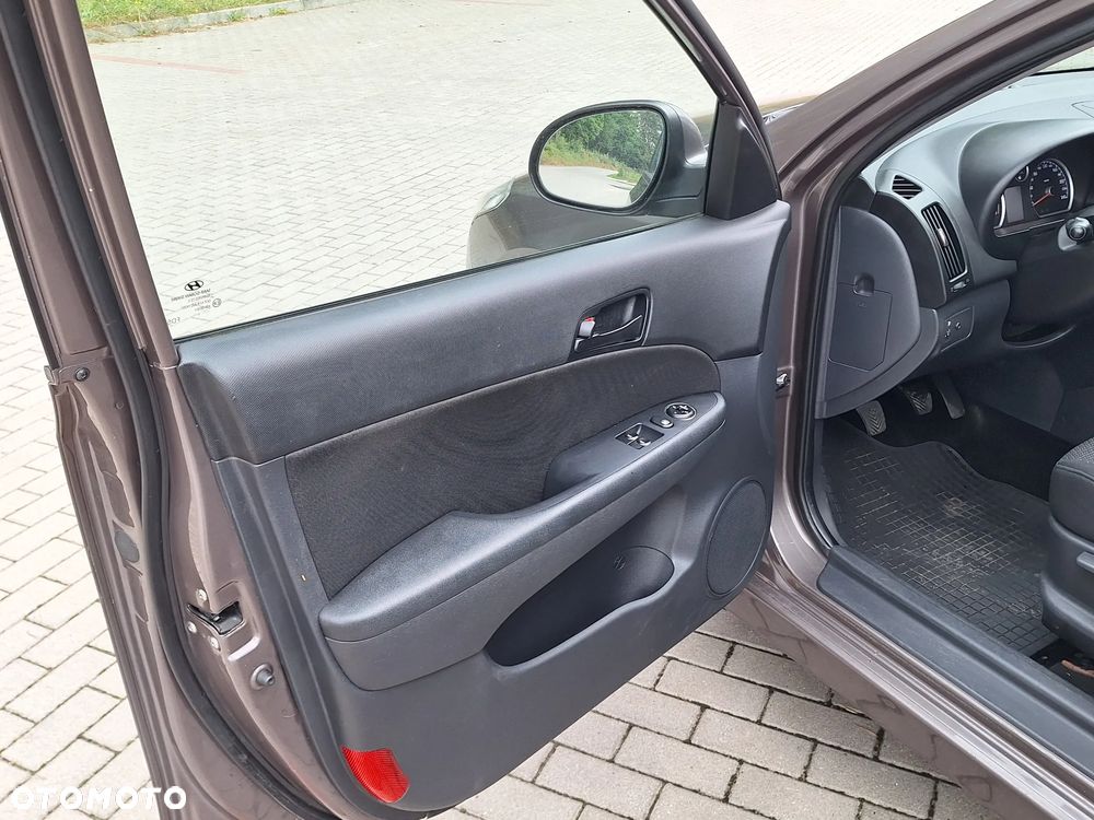 Hyundai i30 1.4 Edition Plus - 28