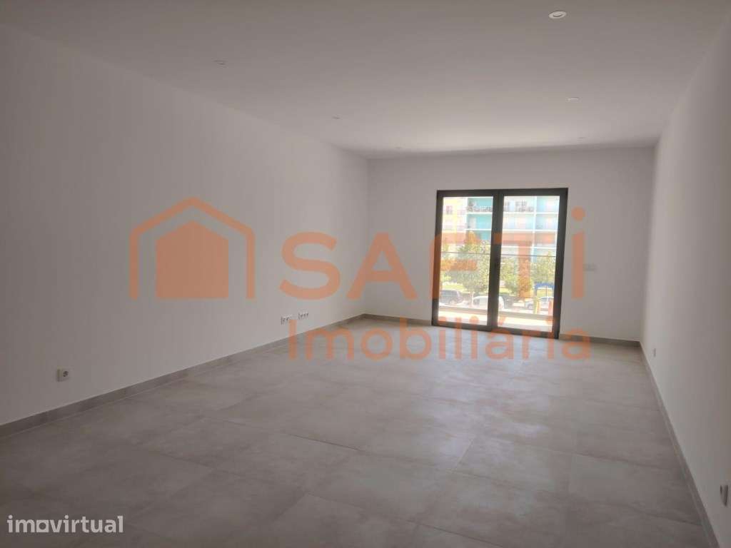 ARMAÇÃO DE PÊRA - T2 A 200M DA PRAIA
 90 m² | 430 000 € - Grande imagem: 4/8