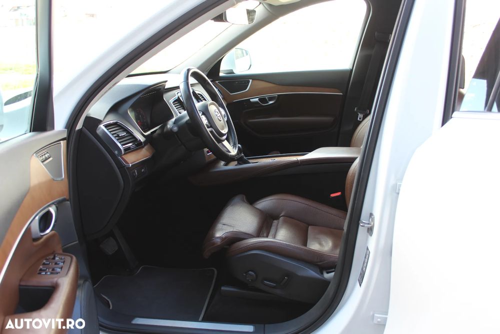 Volvo XC 90 D5 AWD Geartronic Inscription - 12