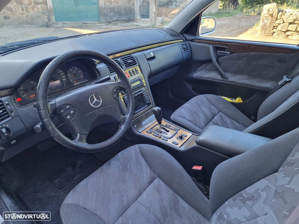Mercedes-Benz E 270 - 6