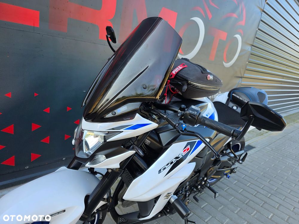 Suzuki GSX - 12