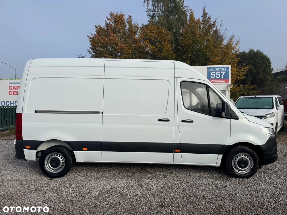 Mercedes-Benz Sprinter - 14