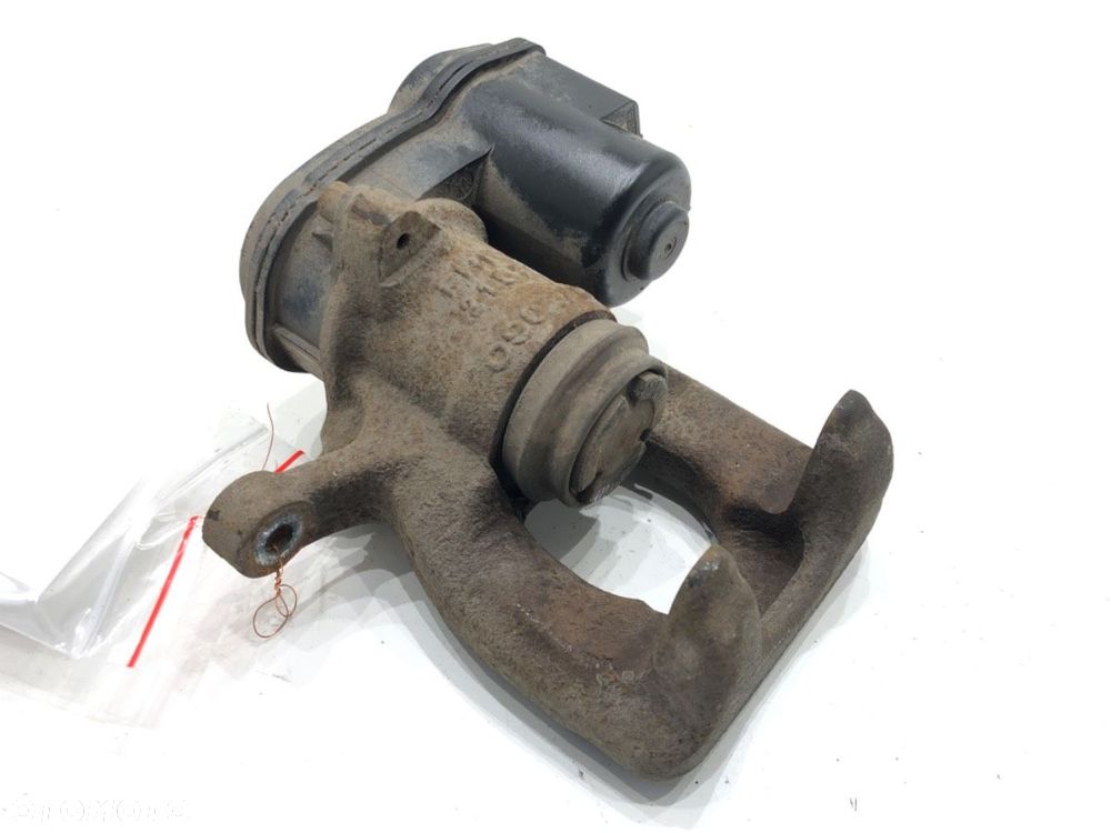 ZACISK LEWY TYŁ - 73.00 PLN - RENAULT KADJAR (HA_, HL_) 2015 - 2022 1.6 dCi 130 4x4 96 kW [130 KM] - 3