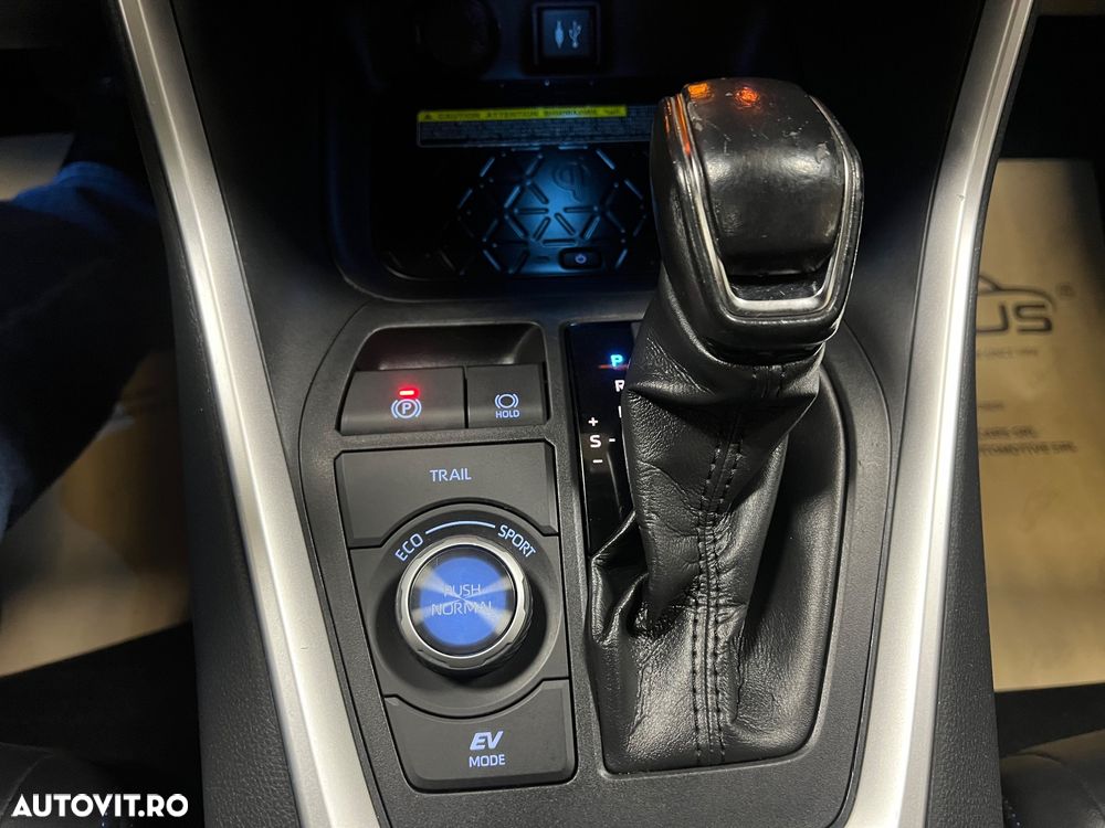 Toyota RAV4 2.5 4x4 Hybrid Style Selection - 29