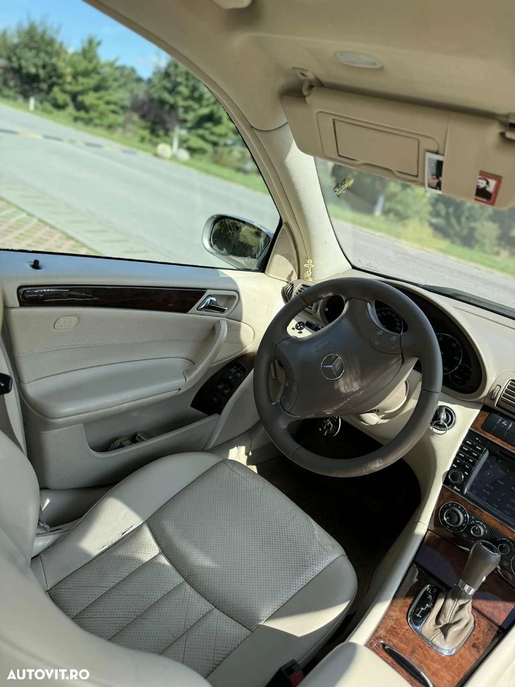 Mercedes-Benz C - 12