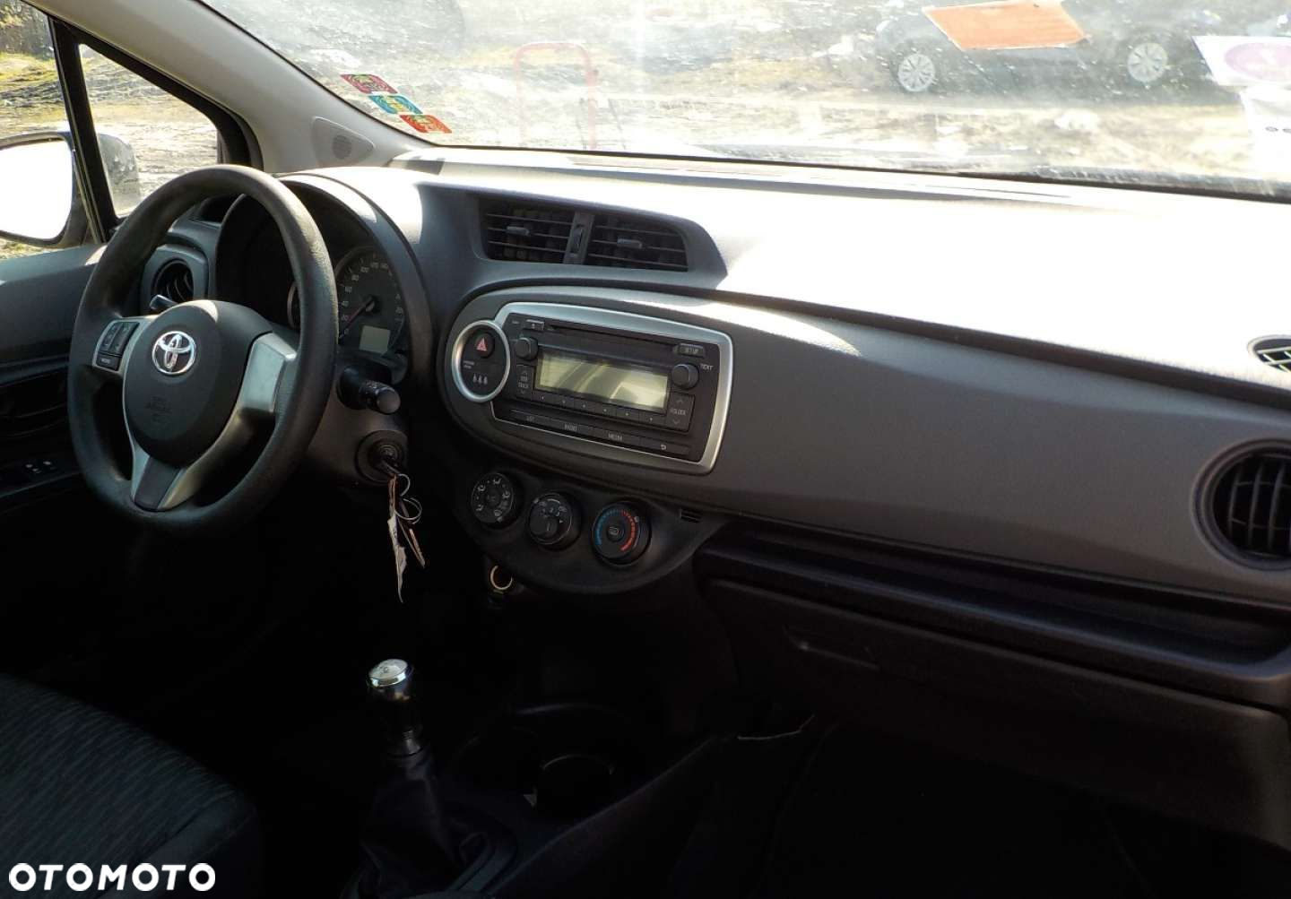 Toyota Yaris - 22
