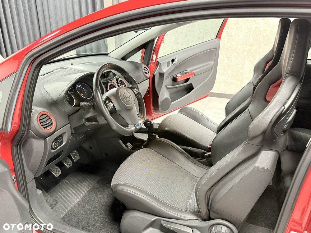 Opel Corsa 1.6 Turbo OPC - 31