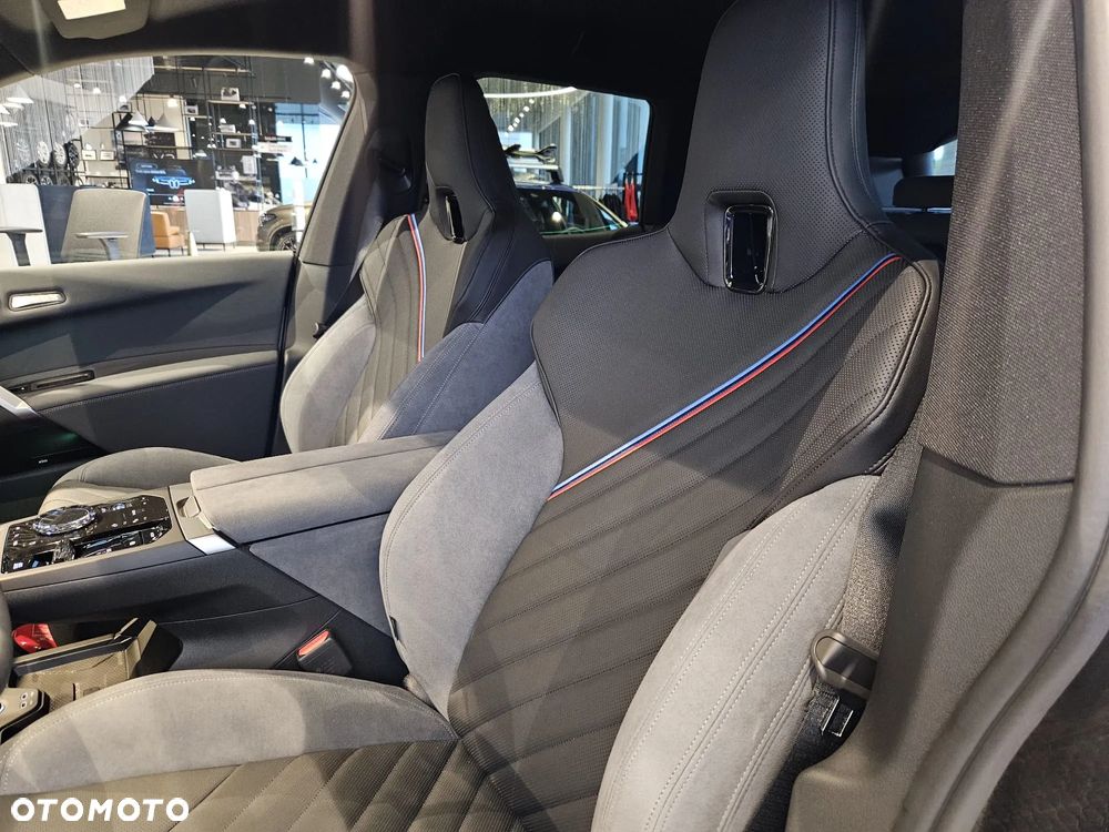 BMW iX xDrive45 - 16