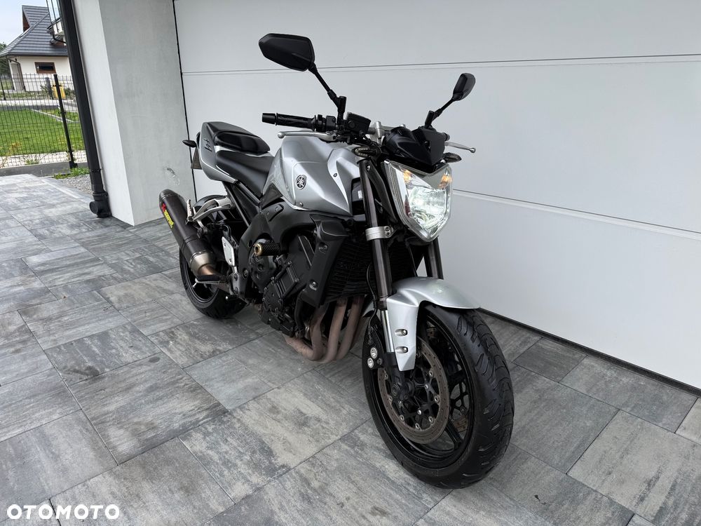 Yamaha FZ - 16
