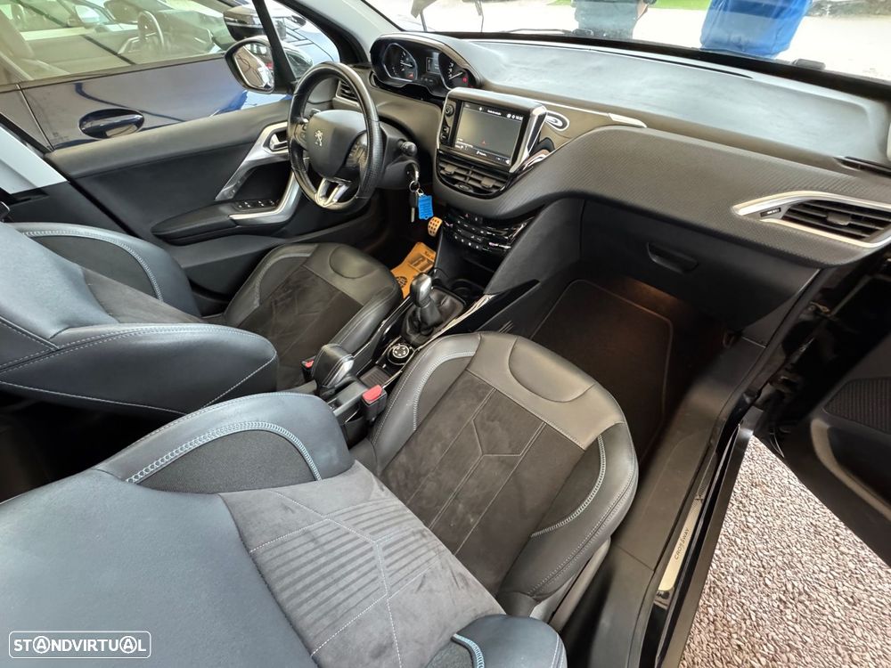 Peugeot 2008 1.2 PureTech Allure - 29