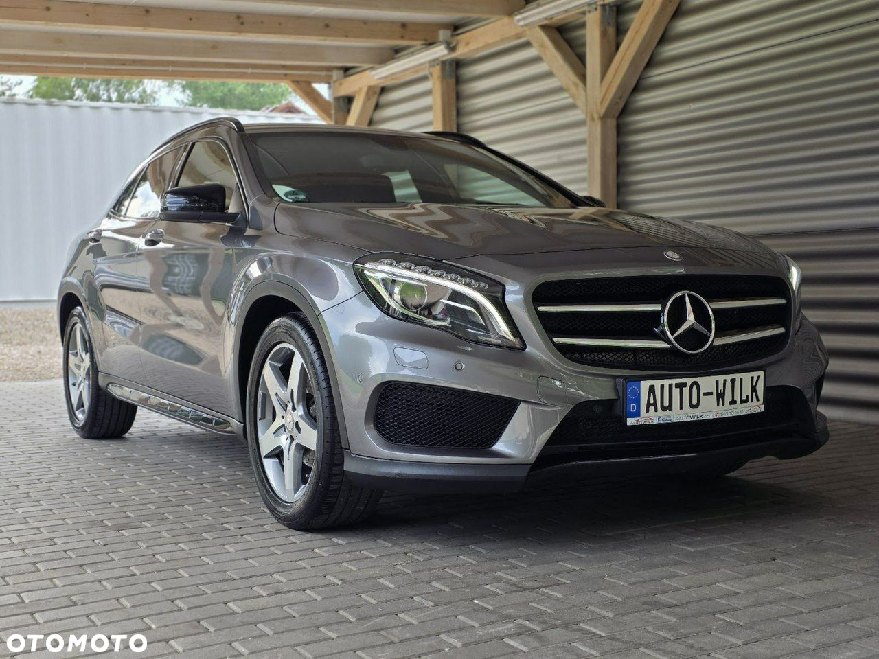 Mercedes-Benz GLA - 2