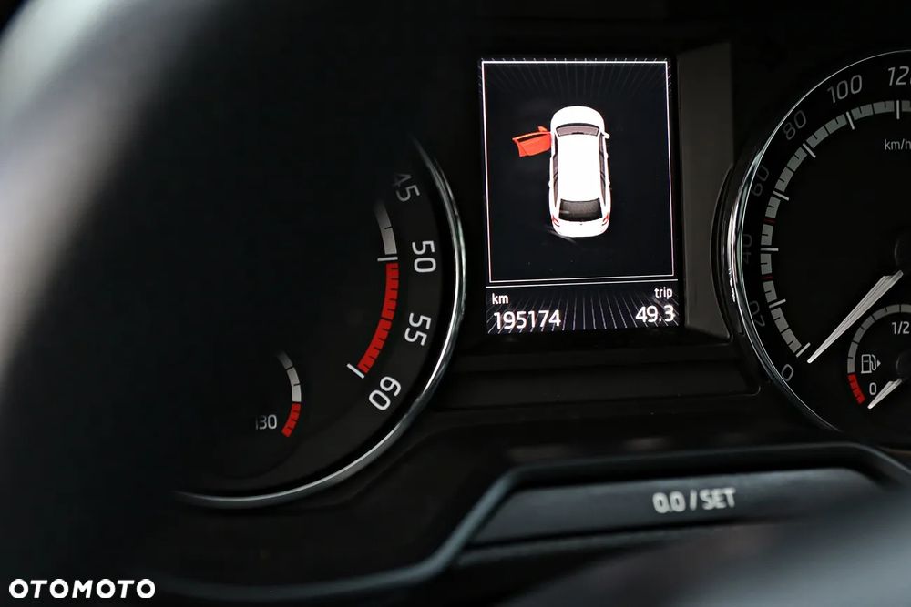 Skoda Octavia 2.0 TDI DSG RS - 26