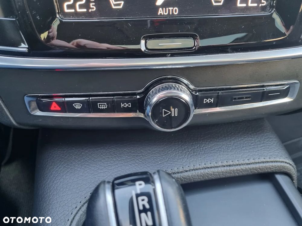 Volvo V90 Cross Country D4 AWD Geartronic Pro - 25