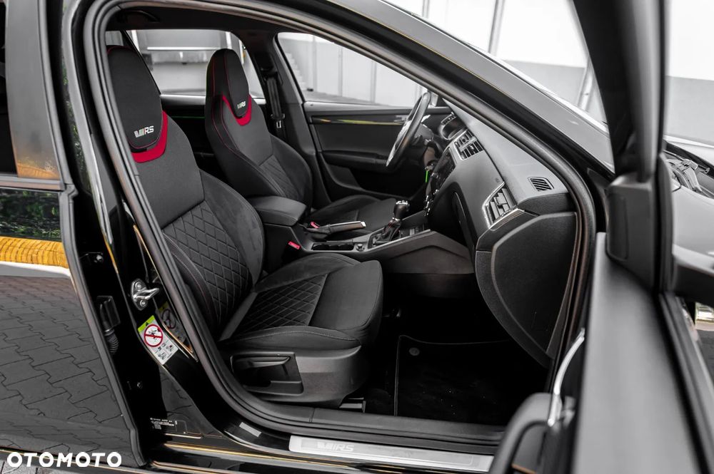 Skoda Octavia 2.0 TDI 4x4 DSG RS - 23