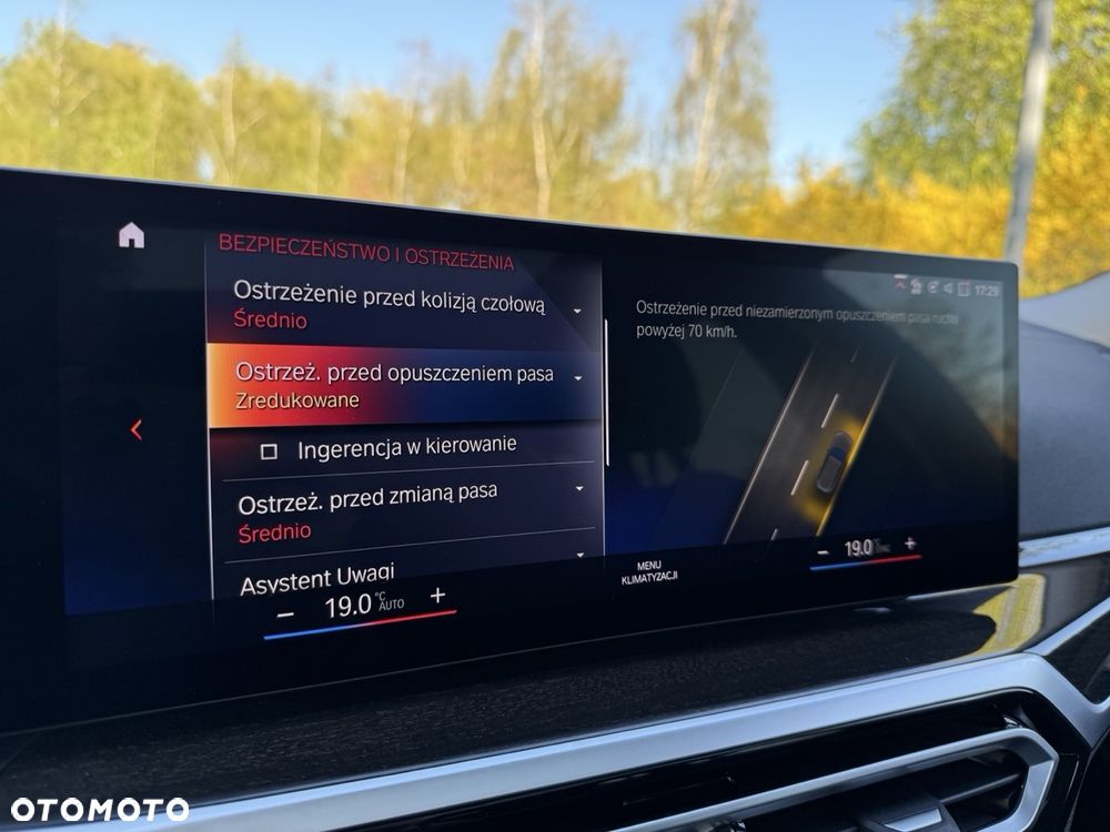 BMW Seria 3 320d xDrive - 31