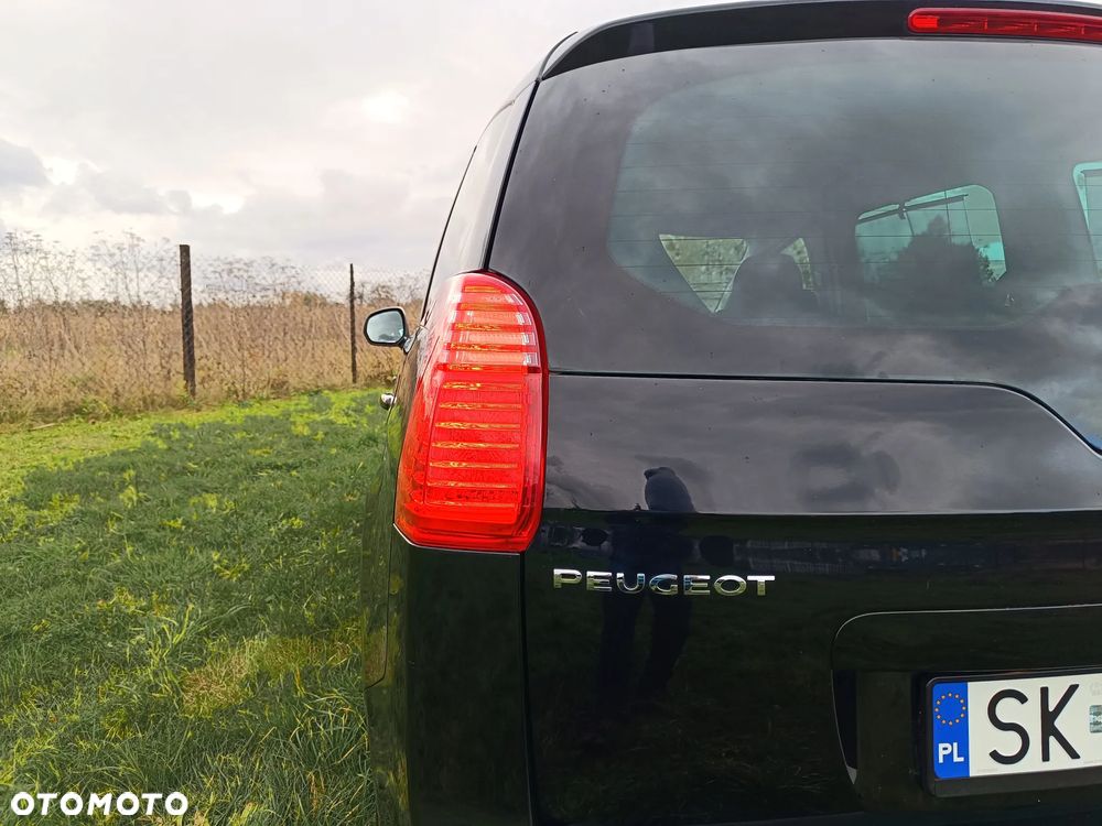 Peugeot 5008 1.6 THP Family 7os - 25