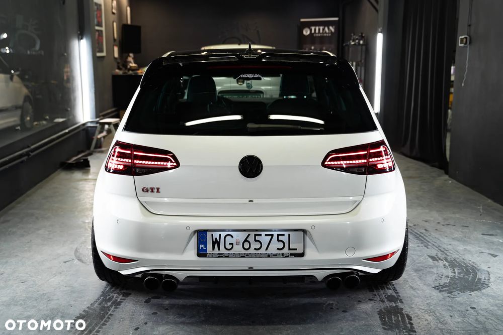 Volkswagen Golf GTI (BlueMotion Technology) DSG Performance - 10